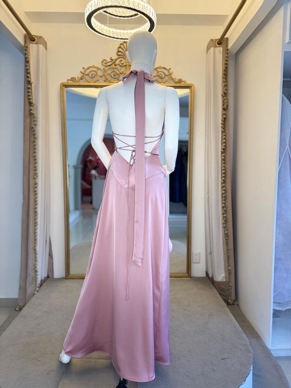 Modelo halter rosa