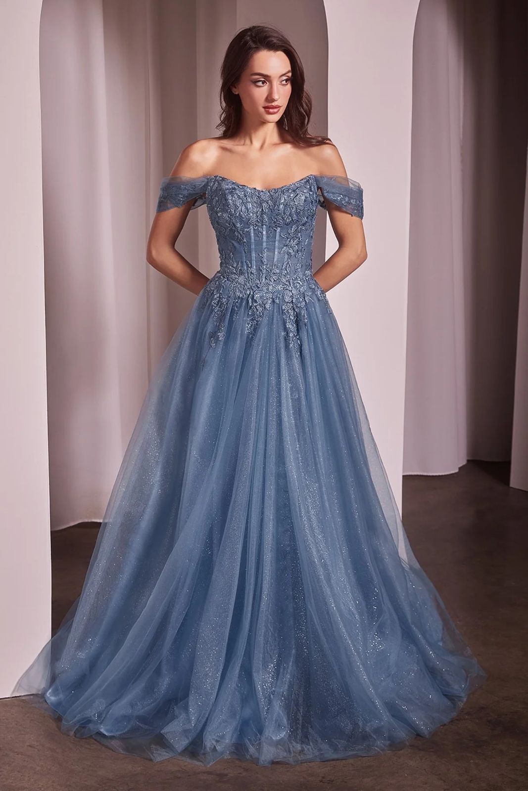 Vestido modelo azul silente