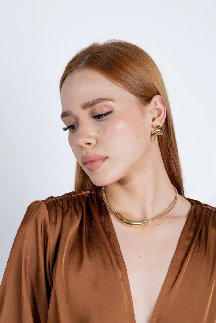 Aretes flores doradas